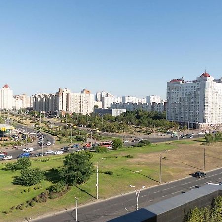Stylish Panoramic Apartments. Smartplaza. Metro Minskaya Kiev Exterior foto