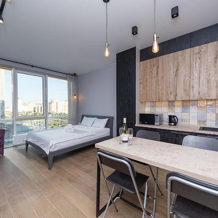 Stylish Panoramic Apartments. Smartplaza. Metro Minskaya Kiev Exterior foto