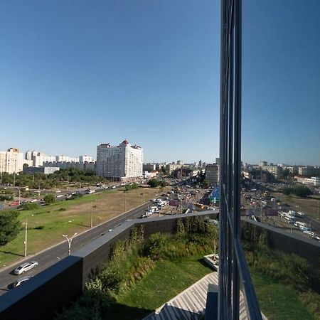 Stylish Panoramic Apartments. Smartplaza. Metro Minskaya Kiev Exterior foto