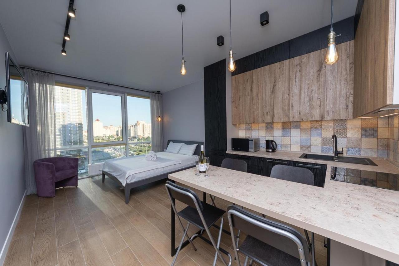Stylish Panoramic Apartments. Smartplaza. Metro Minskaya Kiev Exterior foto