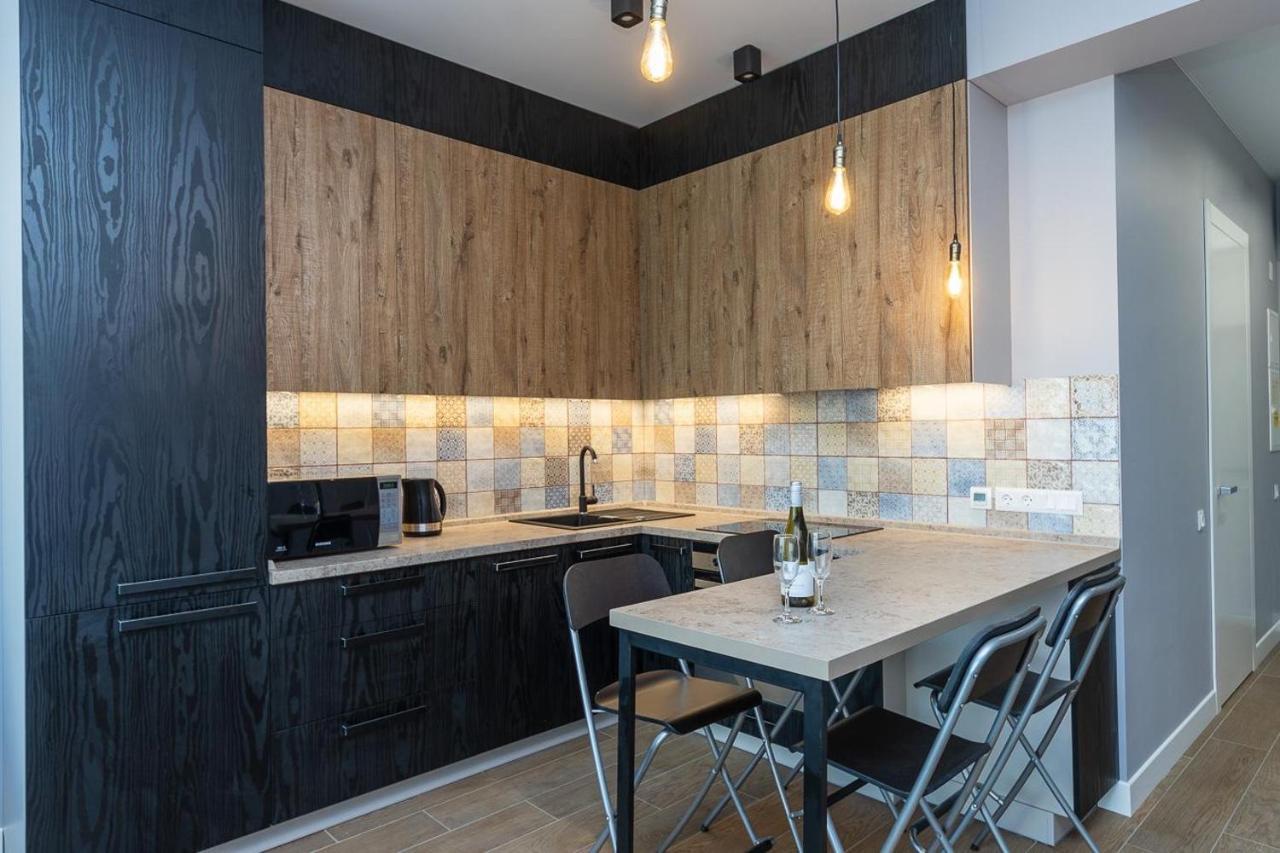 Stylish Panoramic Apartments. Smartplaza. Metro Minskaya Kiev Exterior foto