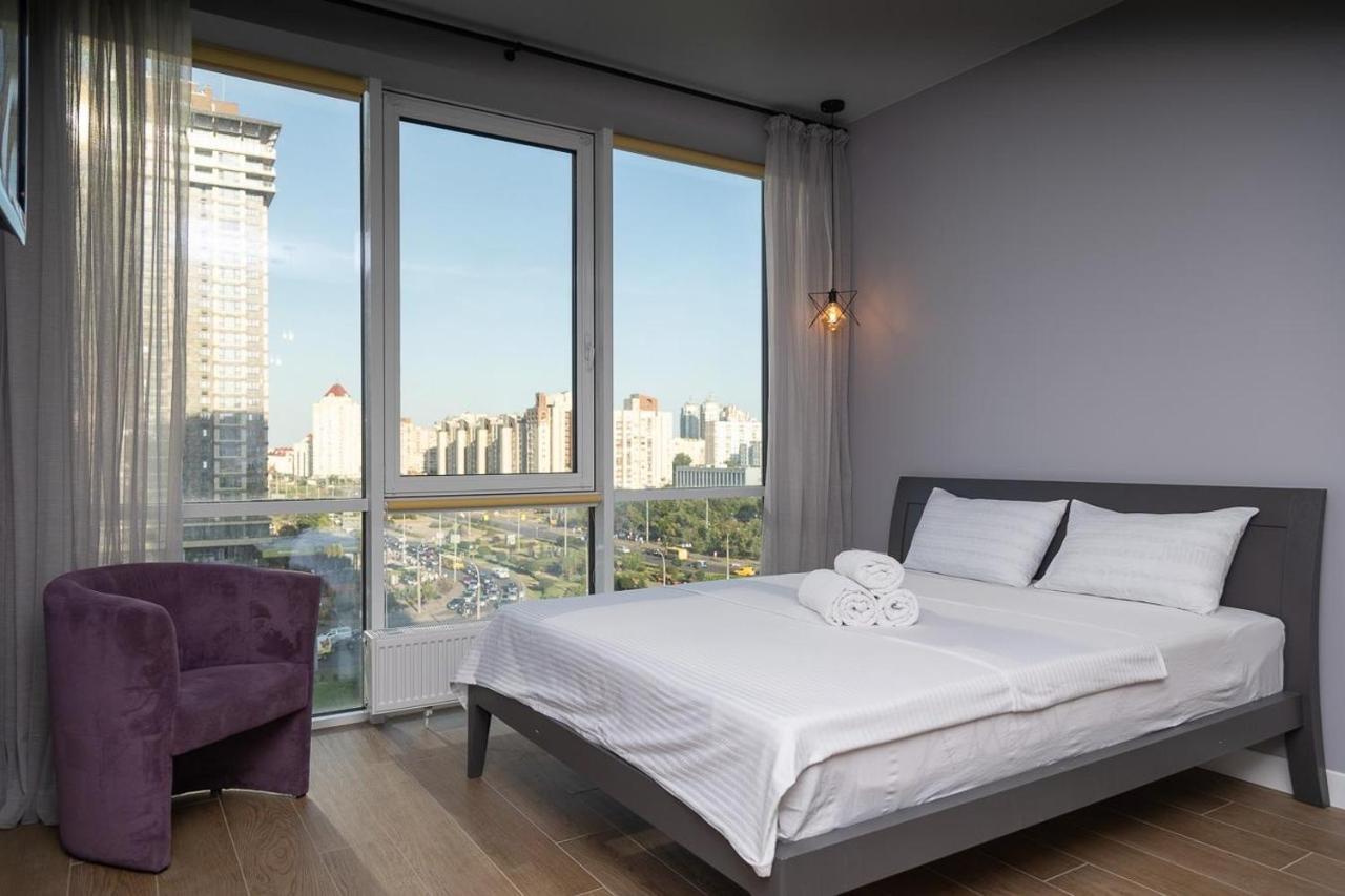 Stylish Panoramic Apartments. Smartplaza. Metro Minskaya Kiev Exterior foto