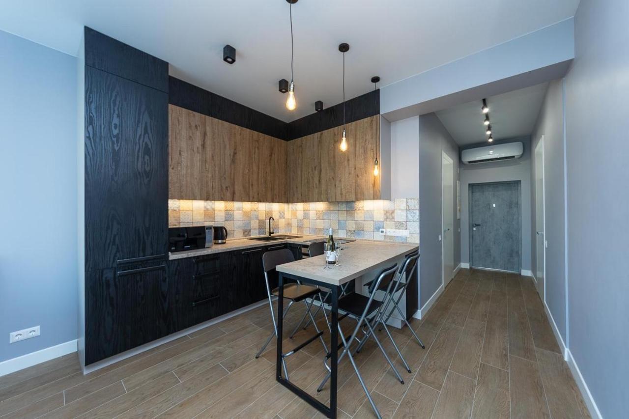Stylish Panoramic Apartments. Smartplaza. Metro Minskaya Kiev Exterior foto