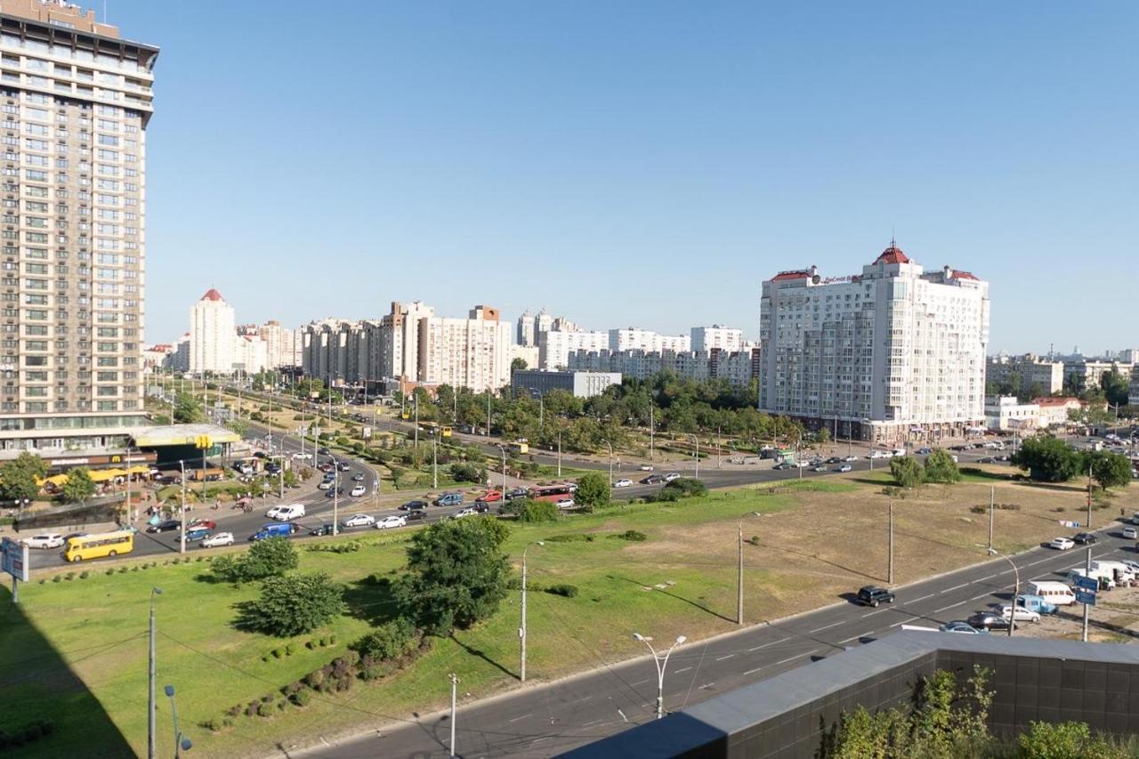 Stylish Panoramic Apartments. Smartplaza. Metro Minskaya Kiev Exterior foto