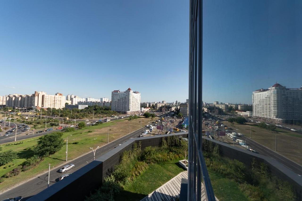 Stylish Panoramic Apartments. Smartplaza. Metro Minskaya Kiev Exterior foto